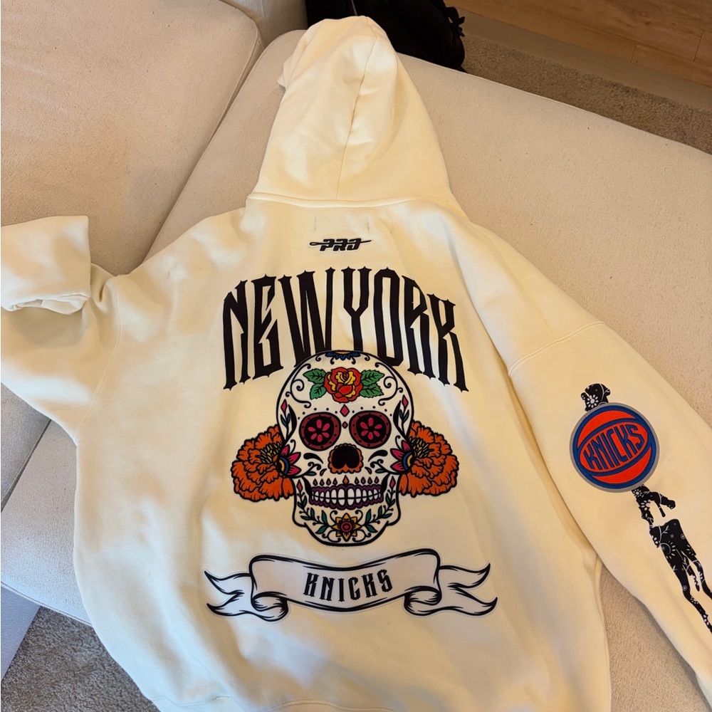 Pro Standard Luxury Athletic Collection Cream Hoodie Knicks